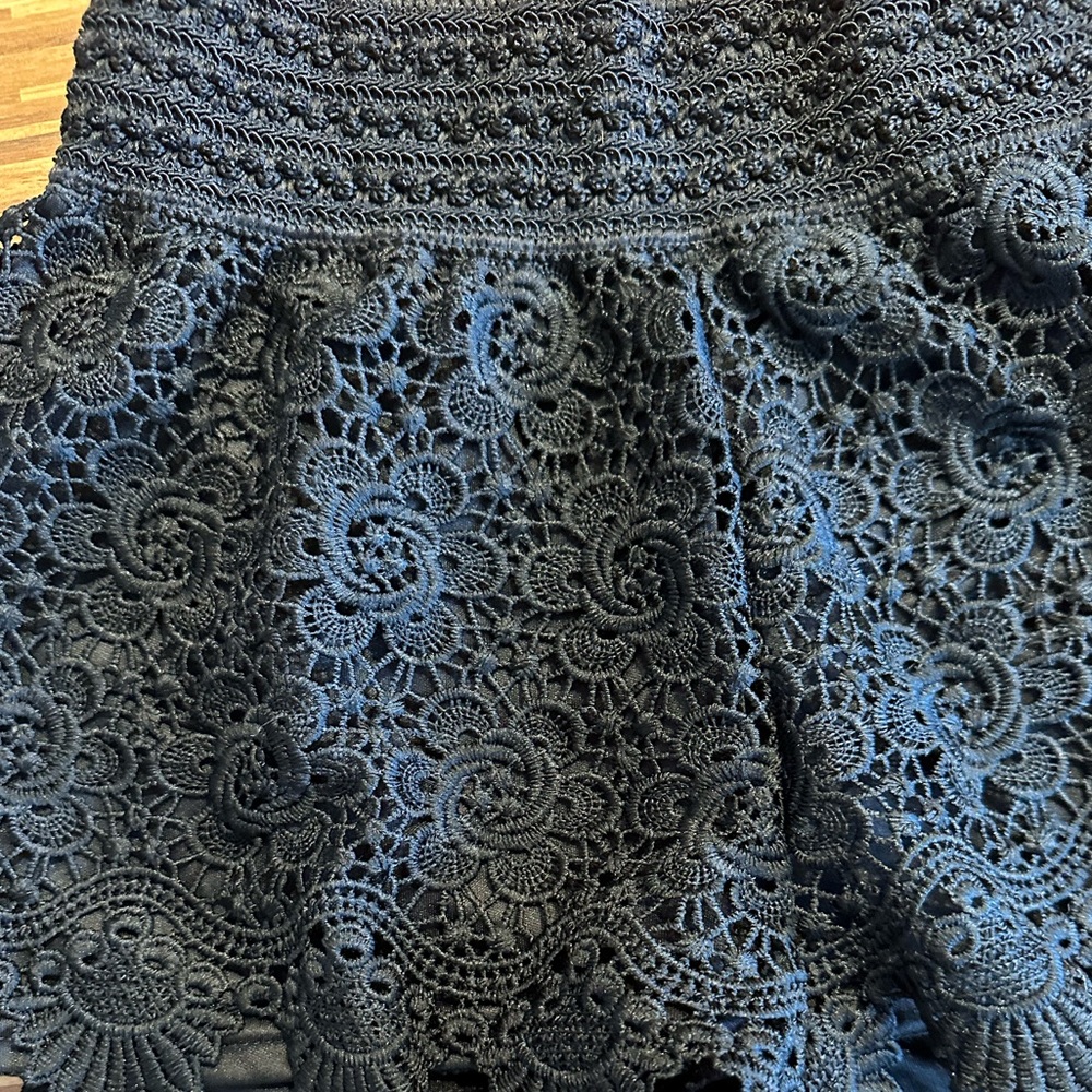 Black lace shorts. Elastic waistband. - Picture 2 of 3